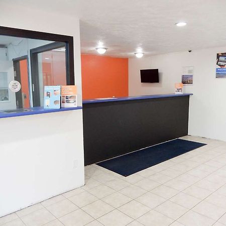 Отель Super 8 Morristown East Downtown Интерьер фото