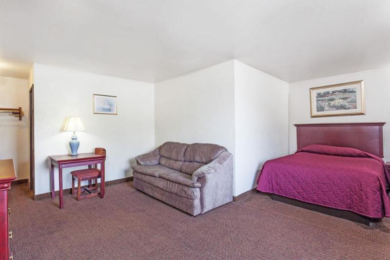 Отель Super 8 Morristown East Downtown Экстерьер фото