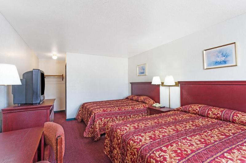 Отель Super 8 Morristown East Downtown Экстерьер фото