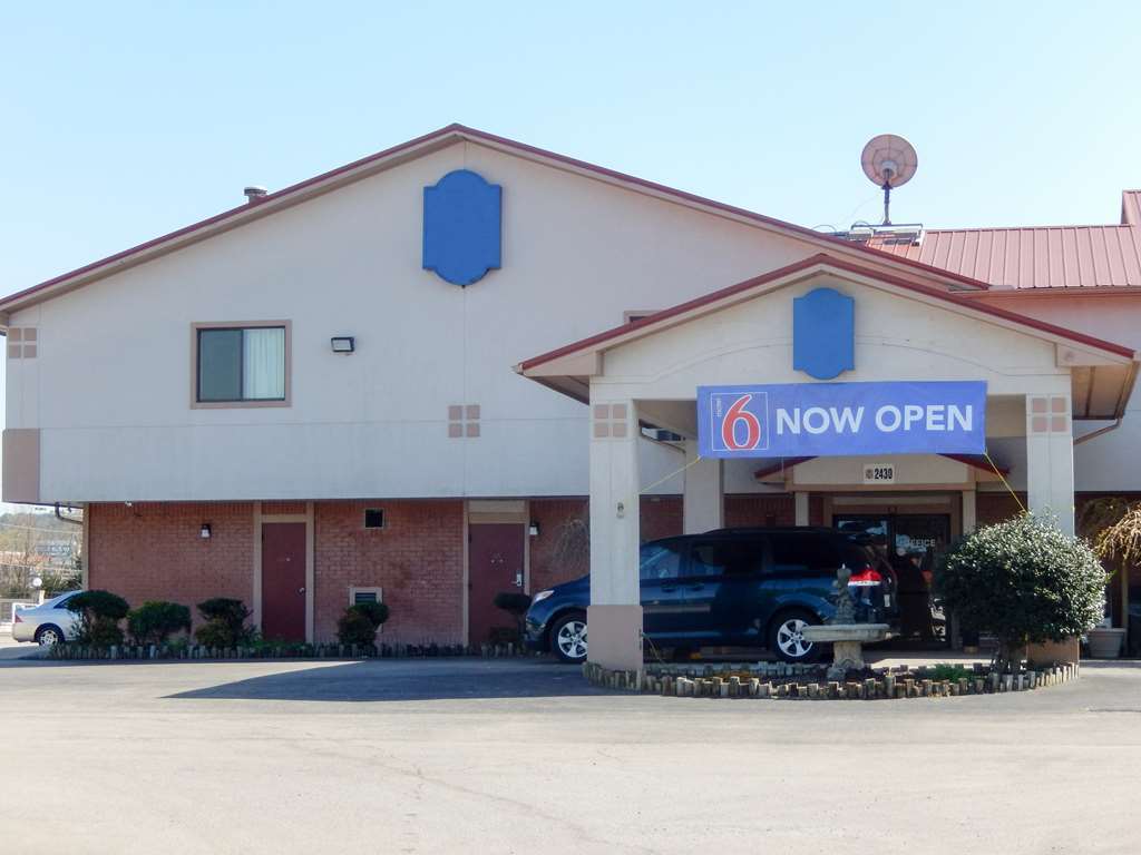 Отель Super 8 Morristown East Downtown Экстерьер фото